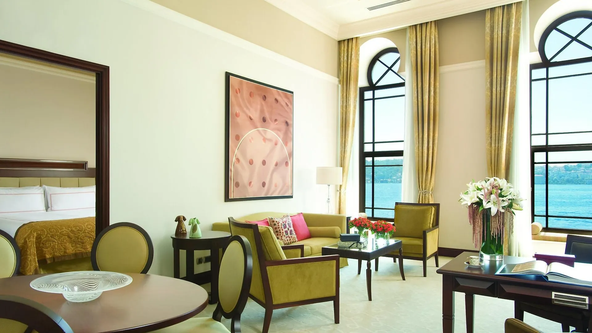 Four Seasons Hotel Istanbul At The Bosphorus 5*,