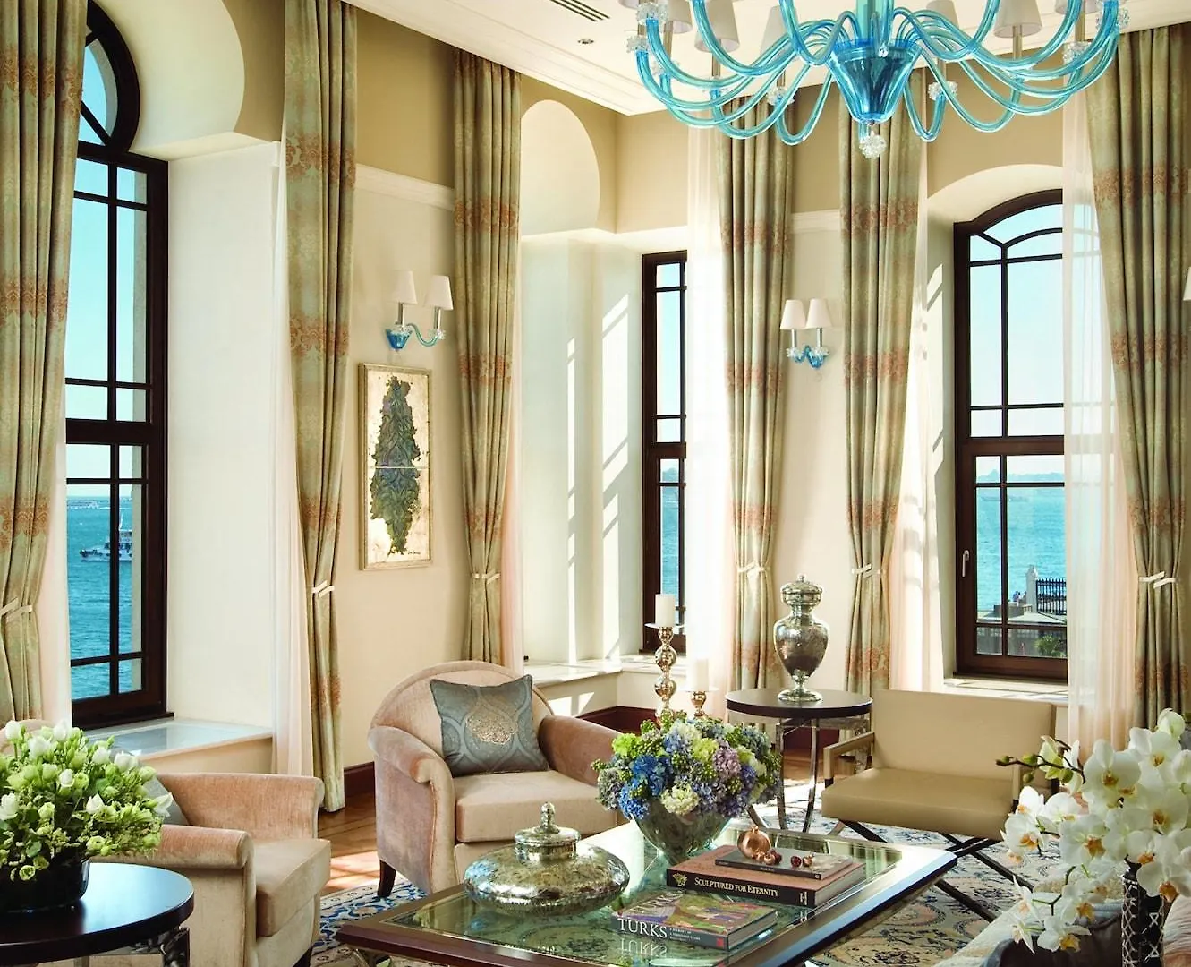 Four Seasons Hotel Istanbul At The Bosphorus 5*,