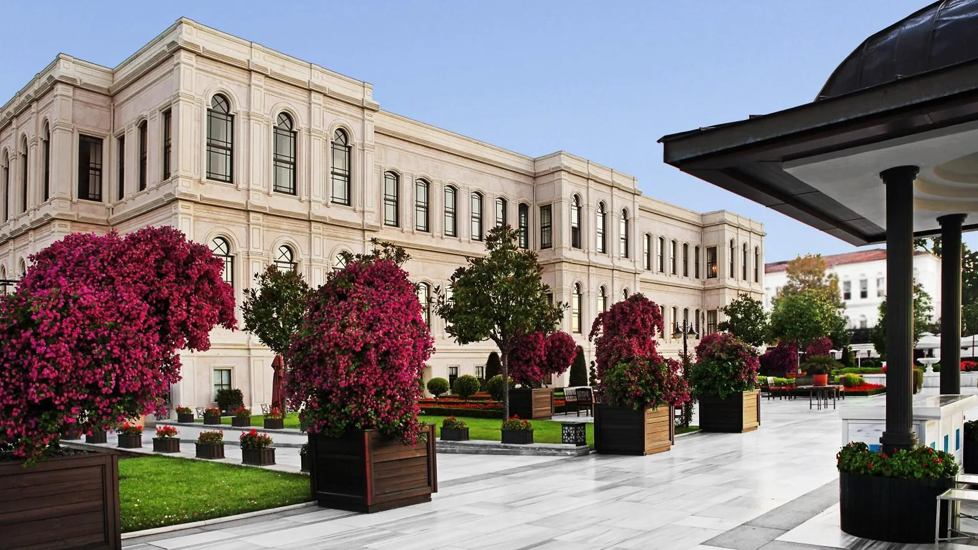Four Seasons Hotel Istanbul At The Bosphorus