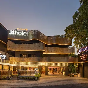 https://j4-legian-hotel.hotelsseminyak.net